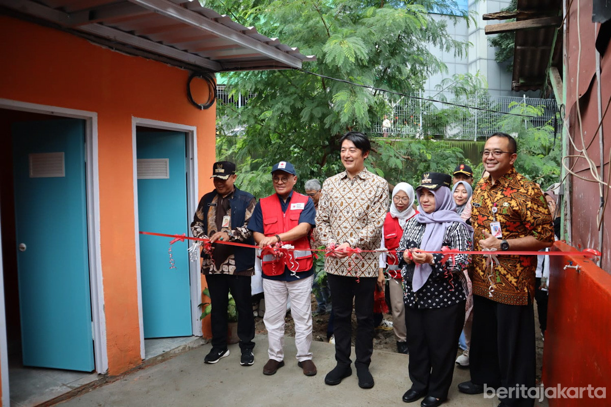 PAM Jaya bersama CSR resmikan MCK Komunal di RW 02 CBU