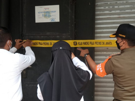 Langgar Perda, Satpol PP DKI Jakarta Tutup Tempat Usaha New GSH Karaoke and Resto