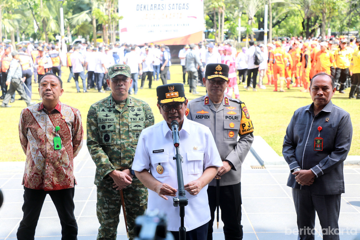 Pramono didampingi Forkopimda DKI Jakarta memberikan keterangan pers