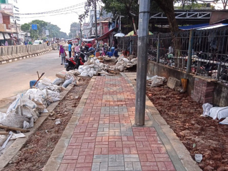 Pengerjaan trotoar di Jalan Raya Ragunan Tuntas Dilaksanakan 