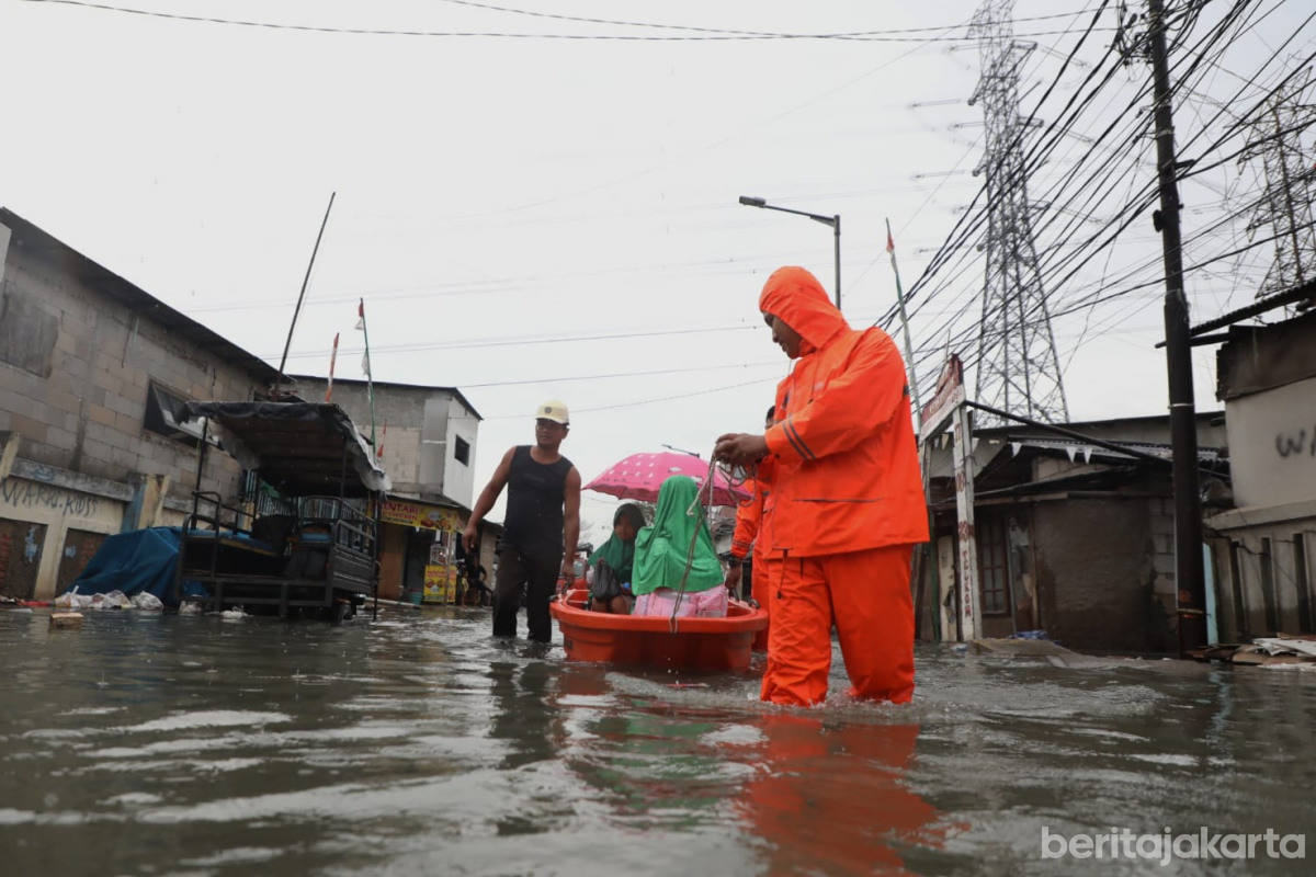 Warga Pesisir Jakarta Diminta Waspada Banjir Rob 