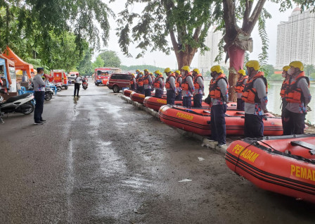 Gulkarmat Jaktim Uji Coba Lima Perahu Karet Baru di Danau Sunter