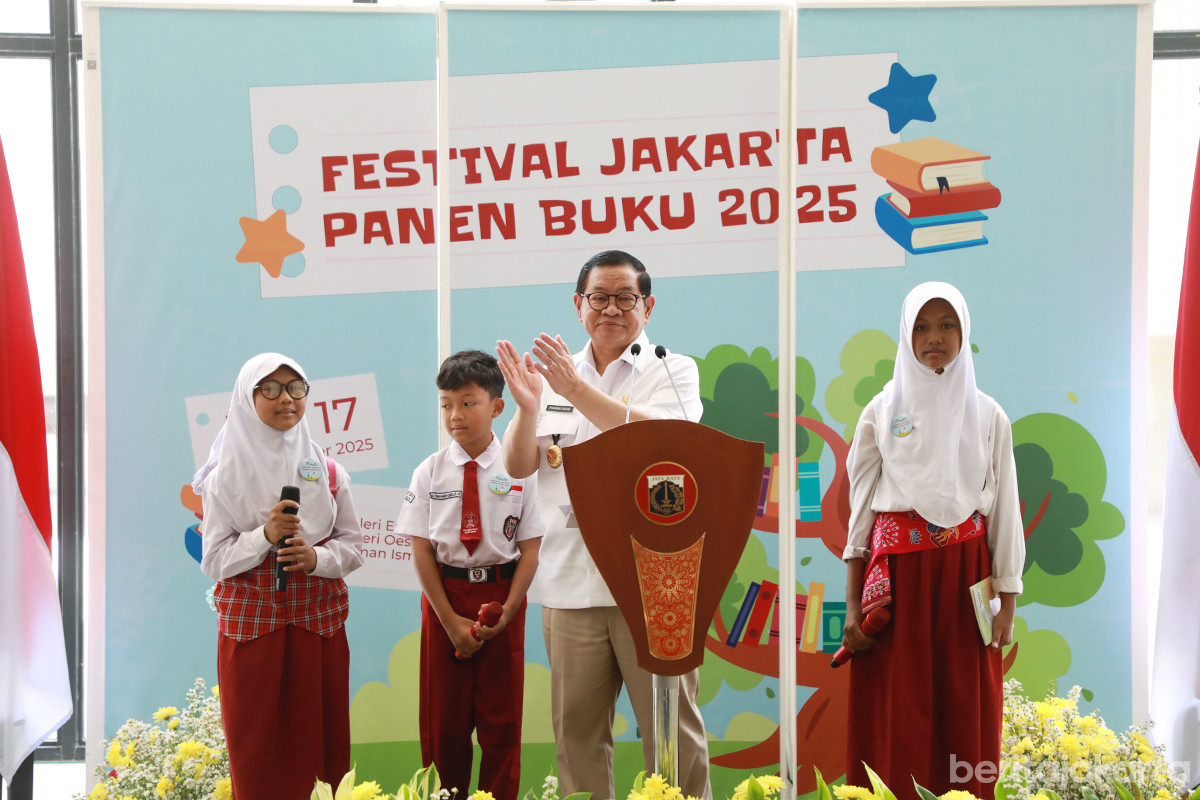 Pramono Buka Festival Jakarta Panen Buku 2025