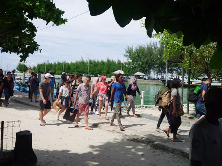 Libur Panjang Pulau Seribu Ramai Dikunjungi Wisatawan