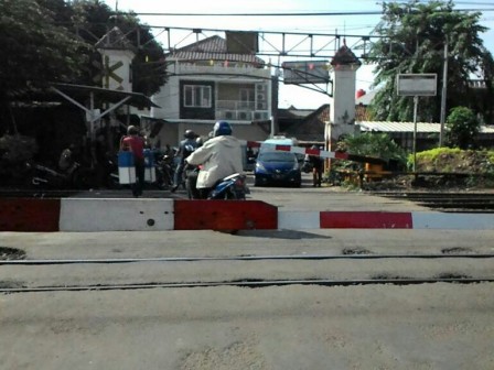 Perlintasan Kereta Api Pisangan Baru Pekan Ini Ditutup