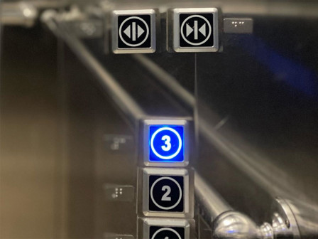 Lift Gedung DPRD Gunakan Sensor Cegah Penularan COVID-19