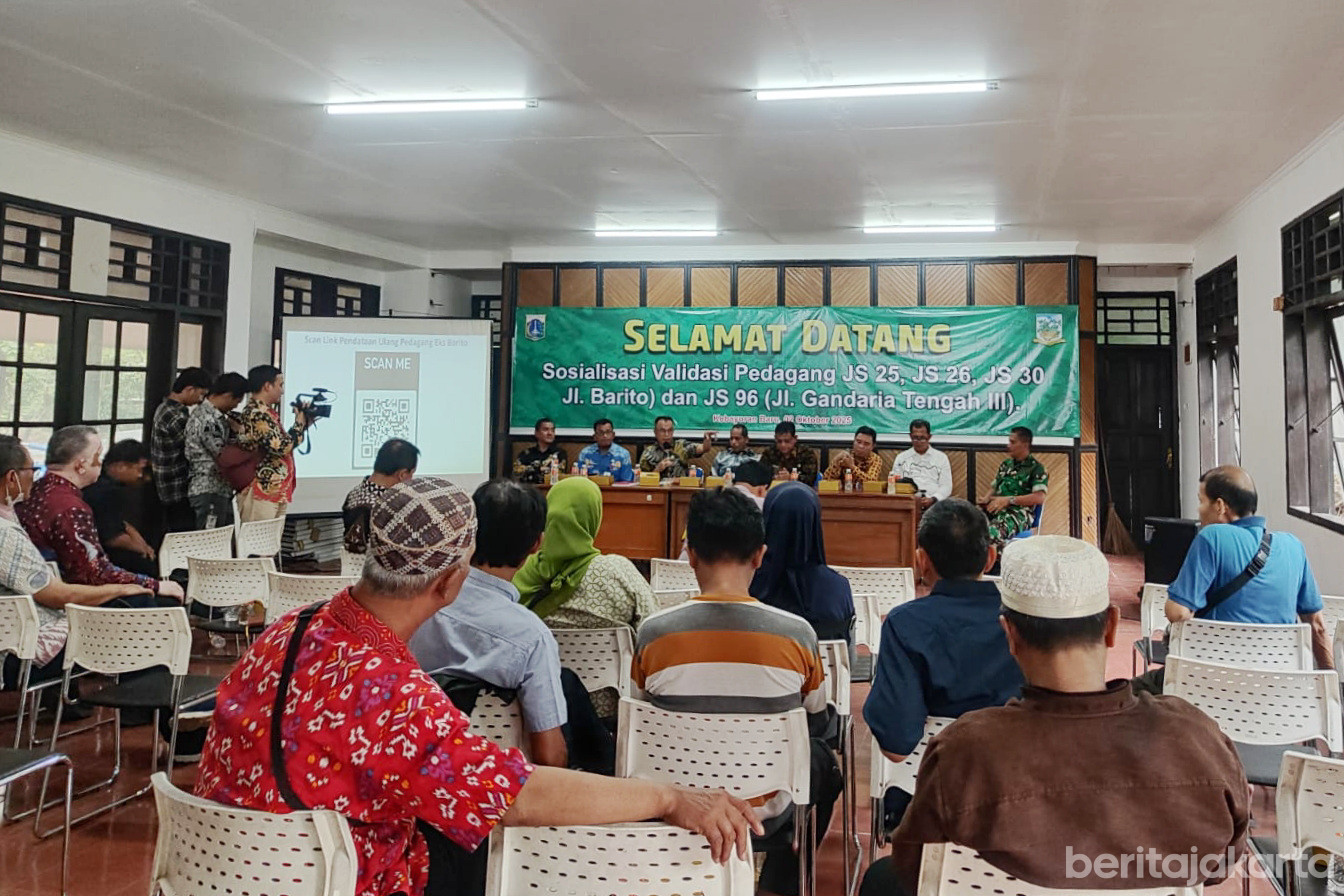 Sudin PPKUKM Jaksel melakukan Sosialisasi Validasi bagi Pedagang Barito