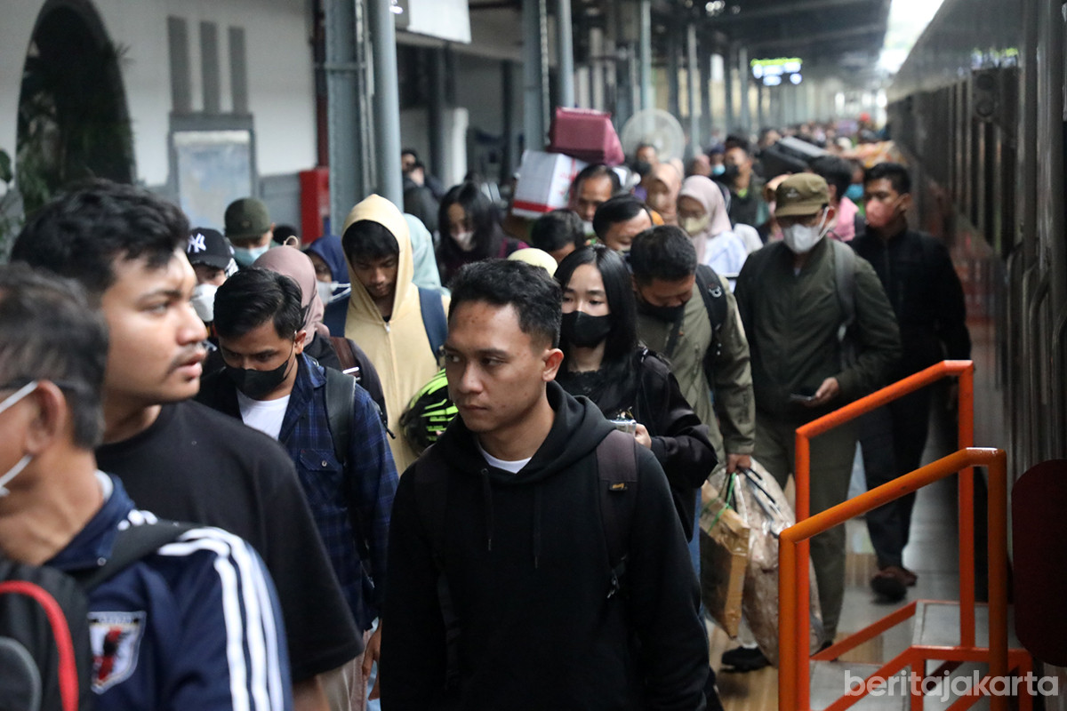 Jumlah penduduk DKI Jakarta tercatat sebanyak 11,01 juta jiwa