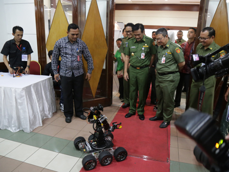 Djarot Apresiasi Perlombaan Robofest 2015