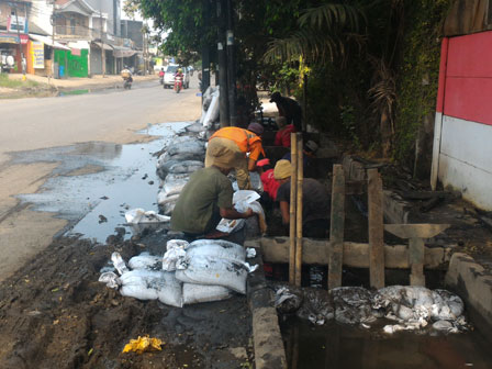 Saluran Jl Plumpang Semper Tugu Selatan Dikuras