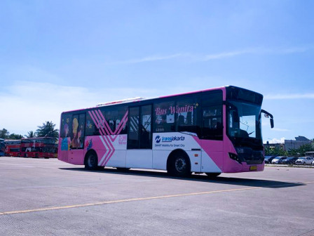 Transjakarta Tambah Armada Bus Pink