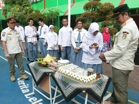  Satpol PP Goes to School Peringati Hari Guru di SMAN 68
