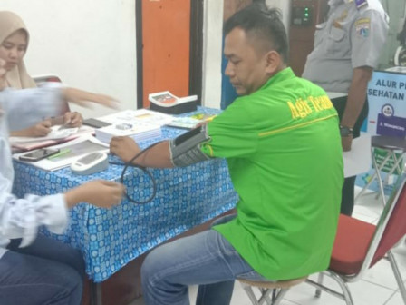 165 Pengemudi AKAP di Terminal Kalideres Jalani Tes Kesehatan