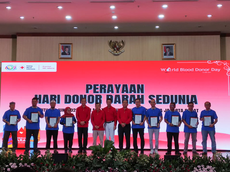 PMI DKI Beri Penghargaan Pendonor Lebih dari 125 Kali 