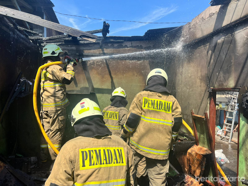 Kebakar bengkel di Jalan Rorotan Lama