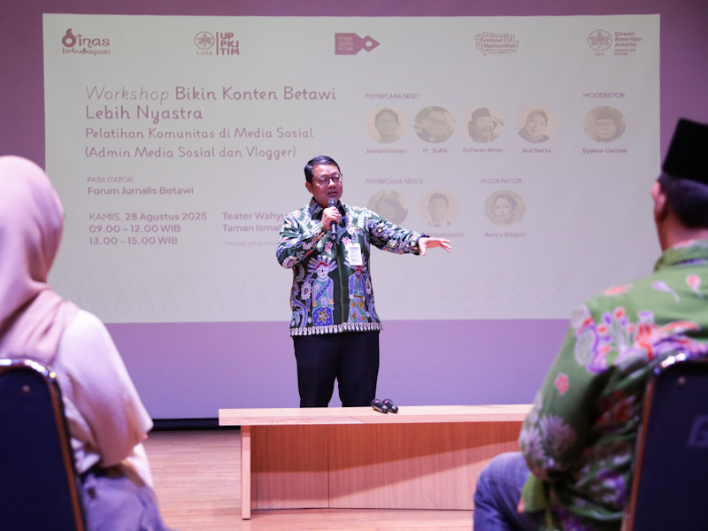 Kadis Kominfotik DKI, Budi Awaluddinn membuka Workshop Bikin Konten Betawi Lebih Nyastra