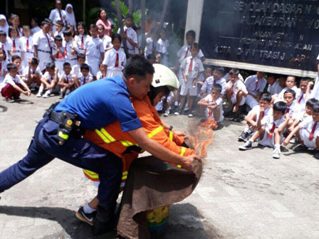  120 Siswa SDN 05 Disosialisasikan Cara Memadamkan Api 