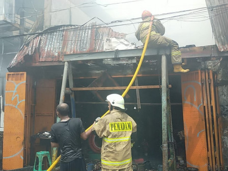 Kebakaran Bengkel di Kapuk Berhasil Dipadamkan Petugas