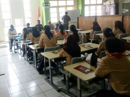  Ratusan Siswa SMAN 19 Tambora Ikut Sosialisasi Perda Tibum