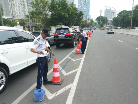 Sudinhub Jaksel Pasang MCB di Jalan Casablanca