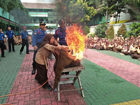 300 Siswa MAN 7 Ikuti Sosialisasi Kebakaran