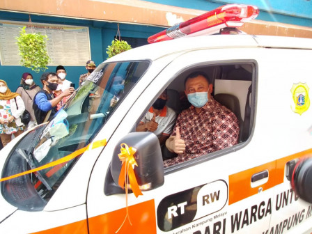 Warga Kampung Melayu Kini Miliki Ambulans