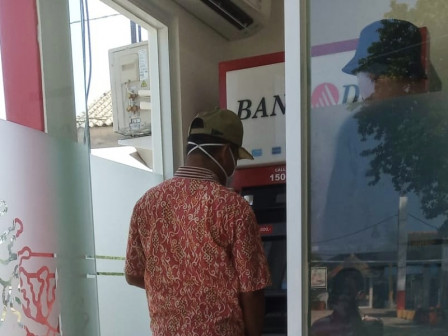 Keberadaan ATM Bank DKI di Pulau Sebira Disambut Antusias Warga