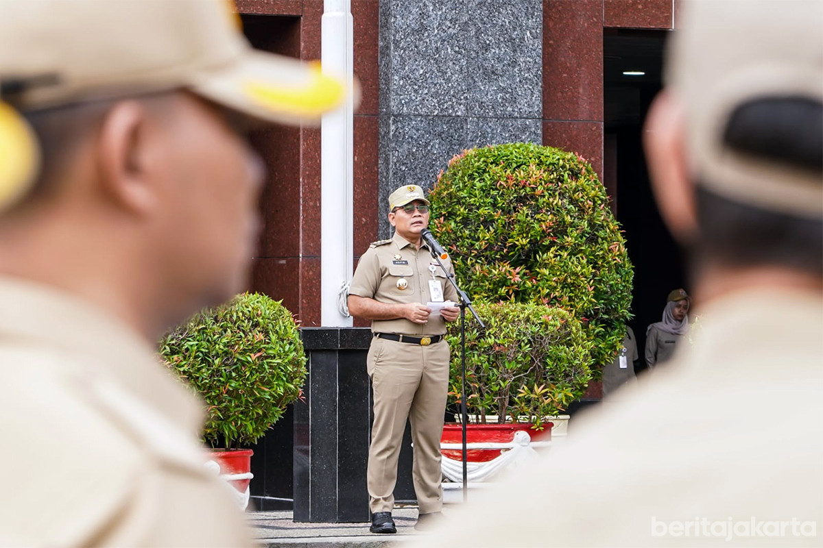 Wali Kota Arifin memberikan arahan saat apel