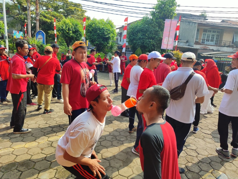 Kelurahan Srengseng Ajak Warga dan Pegawai Meriahkan HUT RI