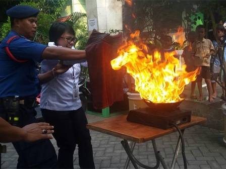 Petugas di Puskesmas Semper Barat I Dilatih Tangani Kebakaran