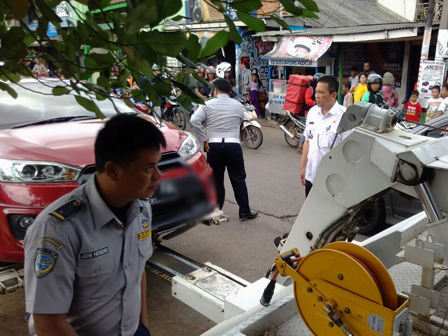 Parkir Liar, Tujuh Kendaraan Diderek di Jl Pesing Poglar