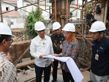 Gubernur DKI Tinjau Pembangunan Rumah Pompa di Jalan Kemang Raya 