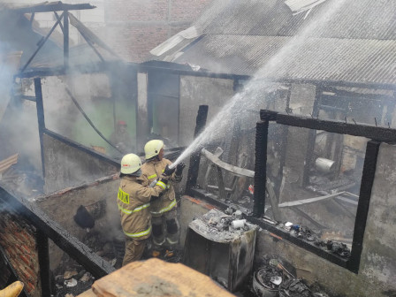 10 Unit Pemadam Atasi Kebakaran di Jl Deli Lorong 27 Koja
