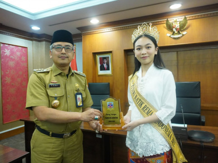 Yani Terima Audiensi Pemenang Puteri Batik Remaja DKI Jakarta