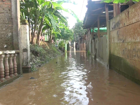 Genangan di Gang Arus Cawang Surut 4 Jam