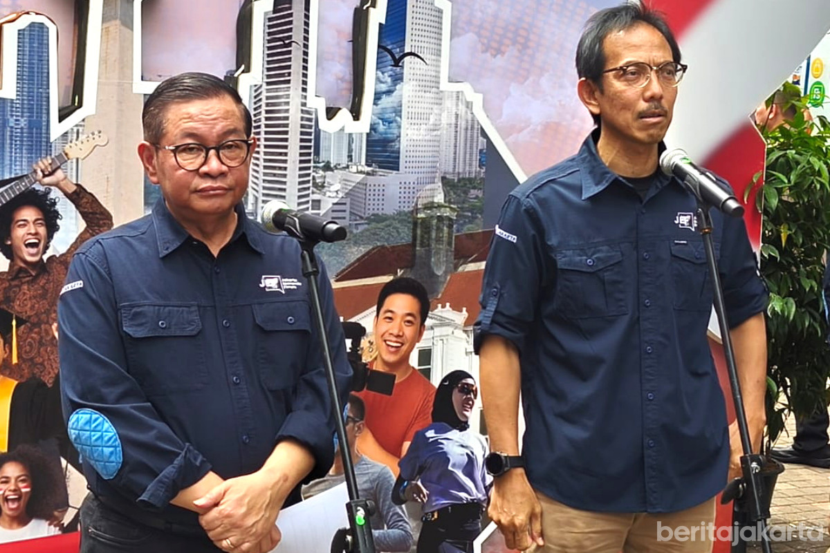 Pramono Anung dan Iwan Setiawan memberikan keterangan kepada media setelah pembukaan JEF 2025
