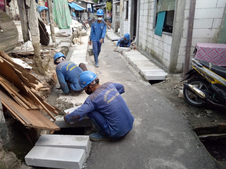Perbaikan Saluran Air di Jl Sirsak Matraman Capai 90 Perrsen