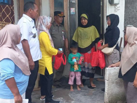 Balita Stunting di Pulau Sabira Terima Paket Bantuan PMT 