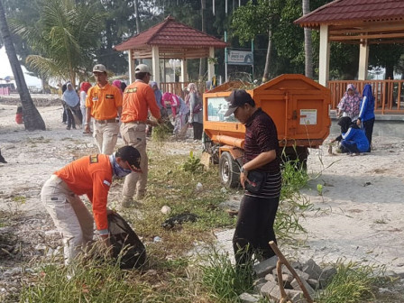 Sembilan Kubik Sampah Berhasil Diangkut Dari Pulau Tidung