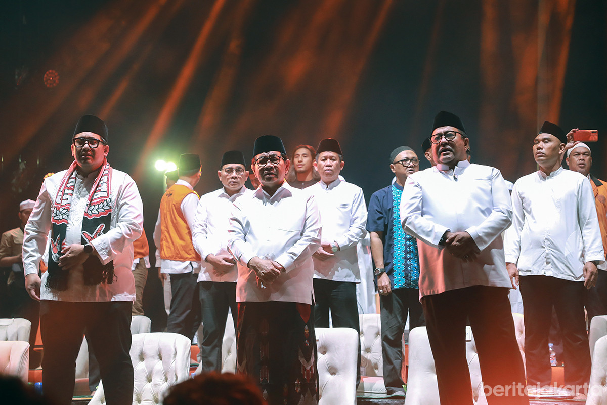 Pramono-Rano hadiri Tabligh Akbar Milad ke-28 The Jakmania