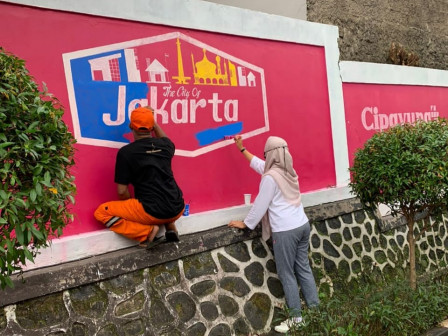 Sambut HUT Jakarta, Warna Pink Dominiasi Kantor Kelurahan Cipayung