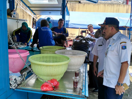 1.300 Nasi Bungkus Disiapkan untuk Korban Banjir di Jaktim