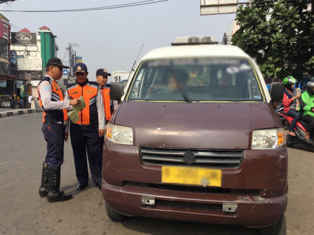        Langgar Lalin, 727 Kendaraan di Pasar Minggu Ditindak