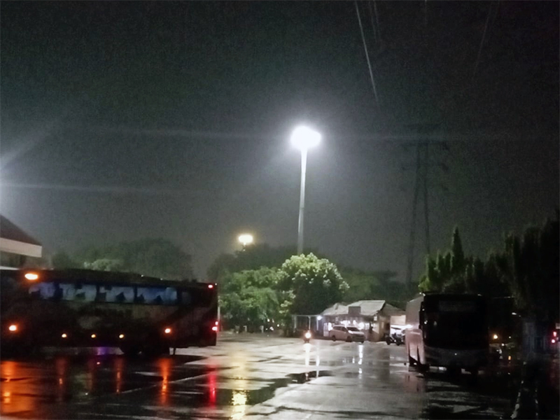  Sudin Bina Marga Jaktim Atasi Kerusakan Panel PJU di Terminal Bus Kampung Rambutan