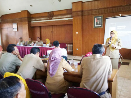 Sudin Kominfotik Jakpus Sosialisasikan CRM di Dua Kecamatan 