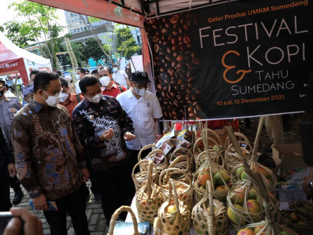 Hadiri Festival Kopi dan Tahu Sumedang, Gubernur Anies Berharap Jakarta Ambil Bagian Gerakkan Pereko