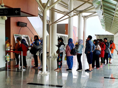 Penumpang LRT Jakarta Melonjak Hari Ini