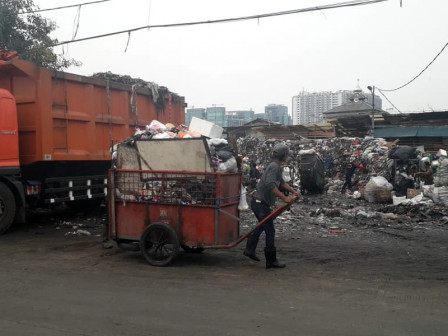 Sudin LH Jakut Kaji Pemindahan Depo Sampah Muara Baru