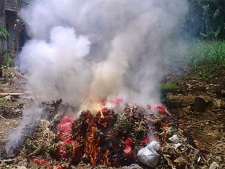 Kebakaran Kolong FO Permata Hijau Dipicu Bakaran Sampah