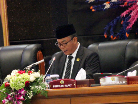 Rapat Paripurna Mengesahkan Rancangan Peraturan Tatib DPRD DKI Jakarta